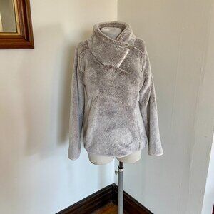 St. John’s Bay Active Fuzzy Faux Fur Zip Collar Sweater Med Sherpa Turtleneck